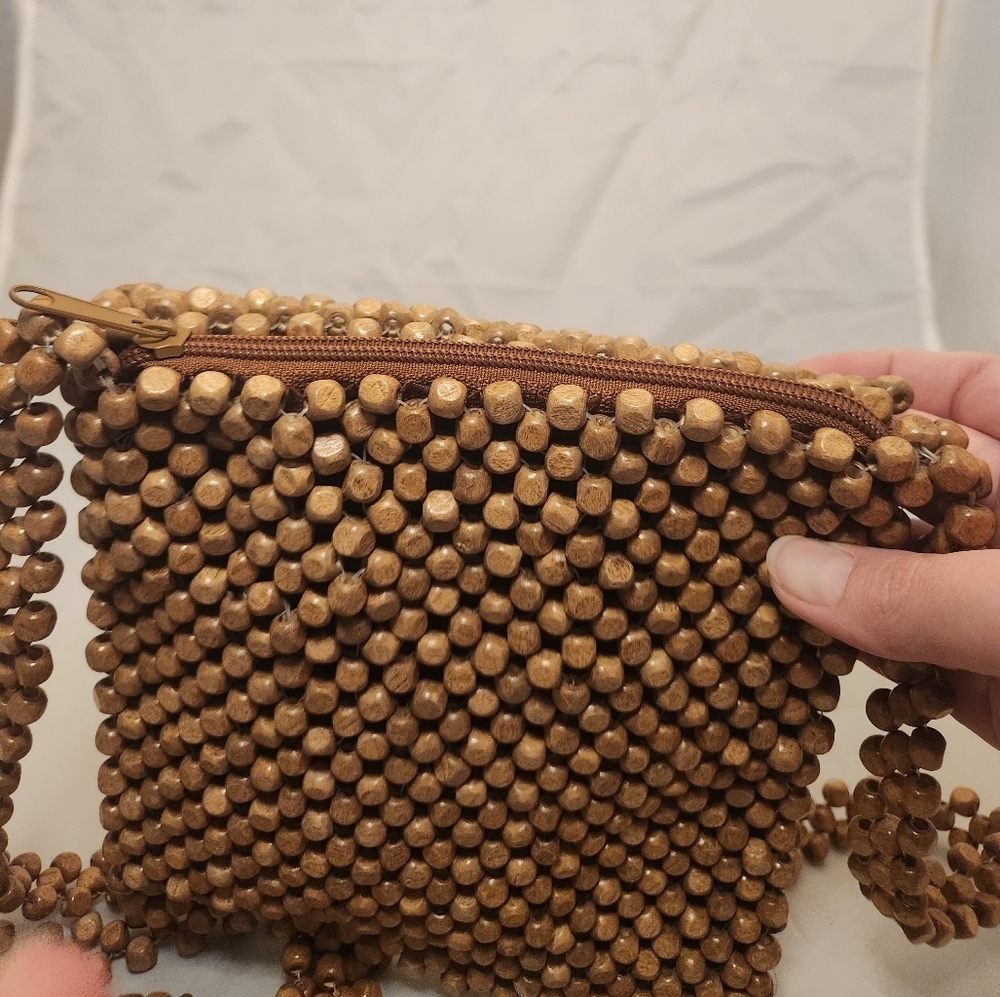 8" Tan Wood Beaded Hand Bag Purse 60" Long Strap - Picture 5 of 9